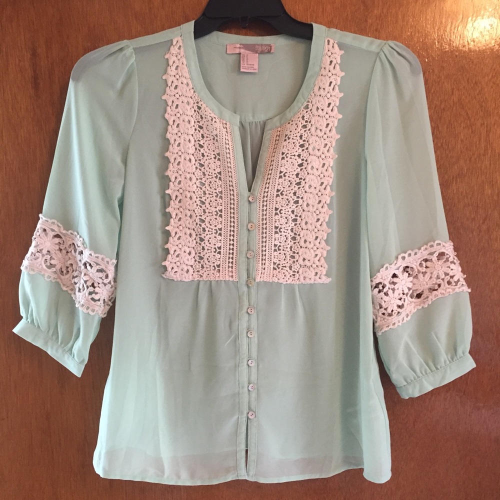 Forever 21 Lace Inset Top